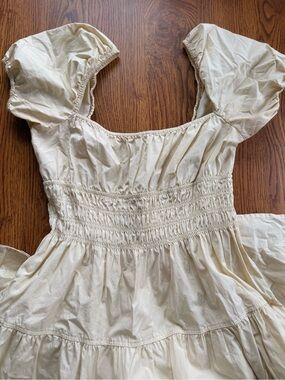Wilfred Soft Cream Off-Shoulder Top